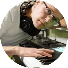 Image of music artist working with Hugiz Records